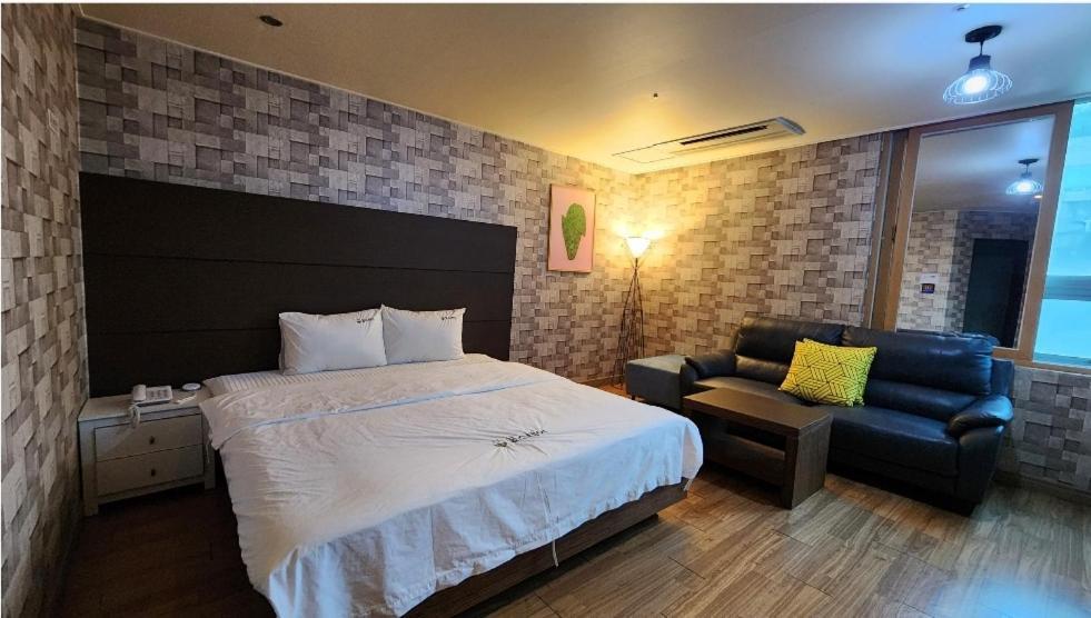 Hotel K Gimhae Buitenkant foto