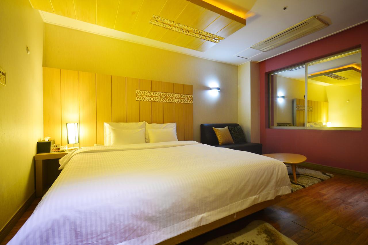 Hotel K Gimhae Buitenkant foto