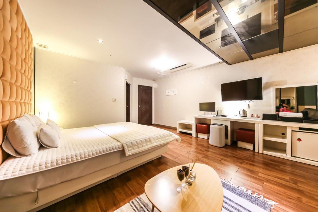 Hotel K Gimhae Buitenkant foto